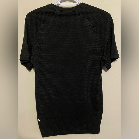 Lululemon Graphite Grey Metal Vent - Picture 3 of 3